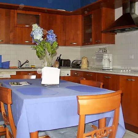 Big 2bd Flat In Cool Area U Smaltovny 프라하