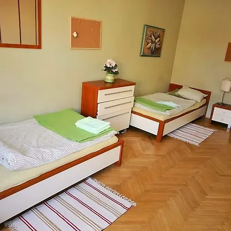 Big 2bd Flat In Cool Area U Smaltovny *