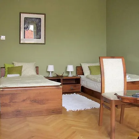 아파트 Big 2bd Flat In Cool Area U Smaltovny 프라하