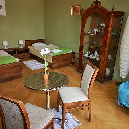 아파트 Big 2bd Flat In Cool Area U Smaltovny *
